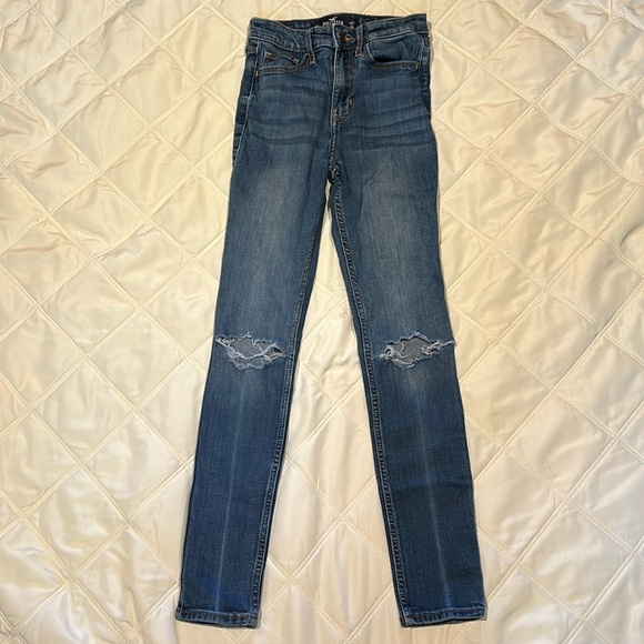 Hollister Jeans - Picture 1 of 2